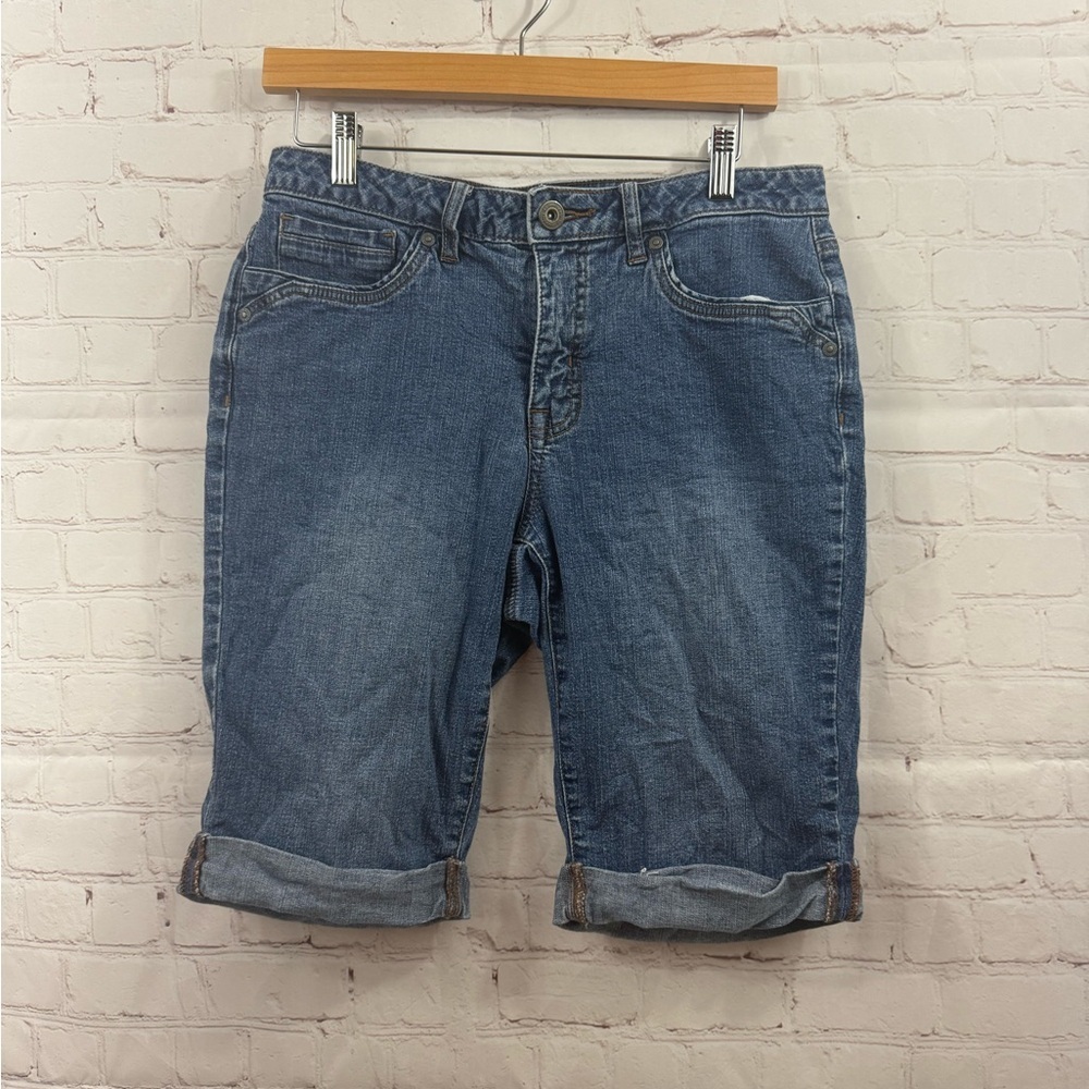 St Johns Bay Womens Bermuda Jean Shorts Size 8 Mid-Rise Stretch